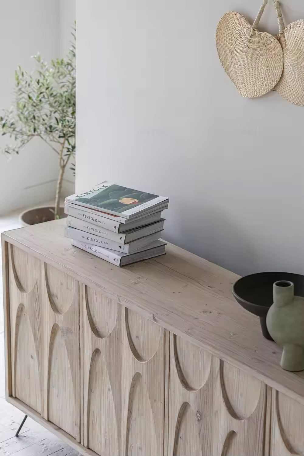 Sideboard „Riviera“ – Aus Kiefernholz und Stahl