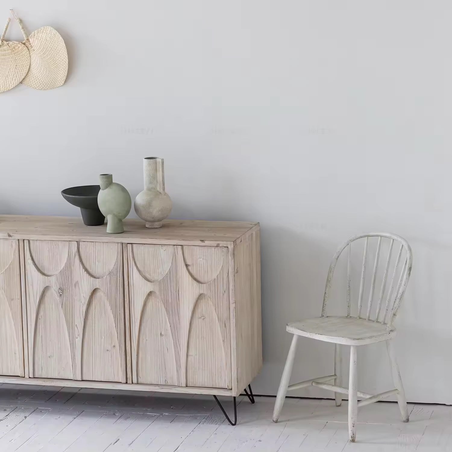 Sideboard „Riviera“ – Aus Kiefernholz und Stahl