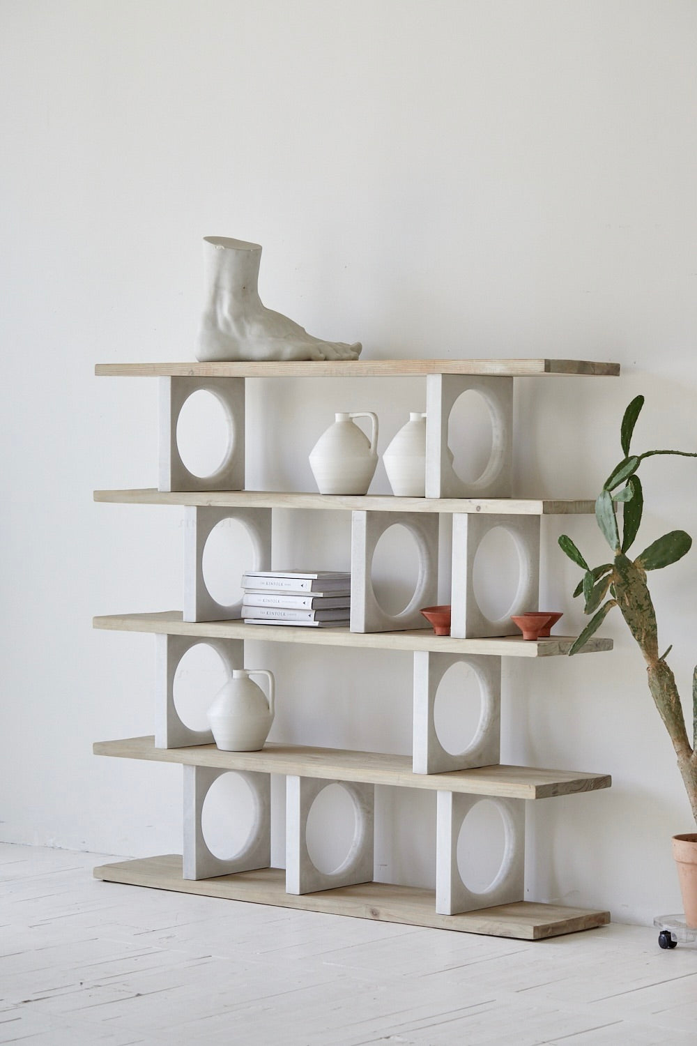 Regal „Nordic“ – Aus Kiefernholz und MDF