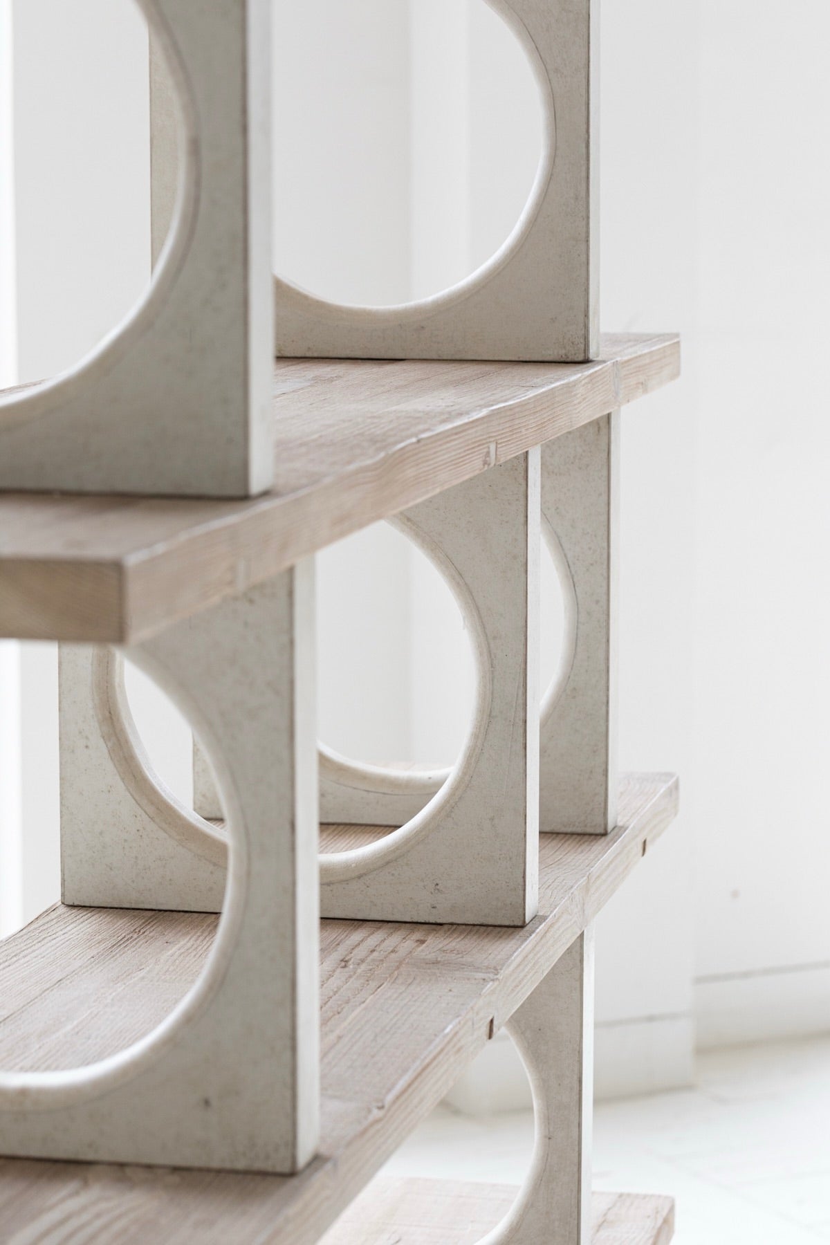 Regal „Nordic“ – Aus Kiefernholz und MDF