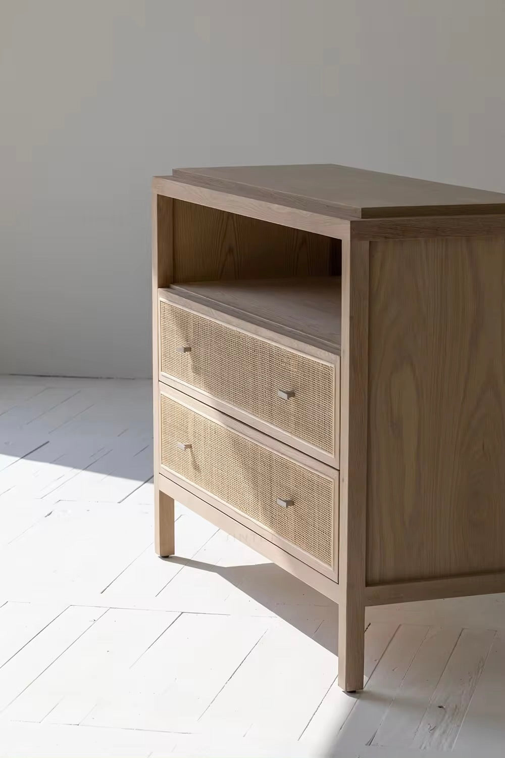 Sideboard „Belluno“ – Aus Eichenholz und Rattan