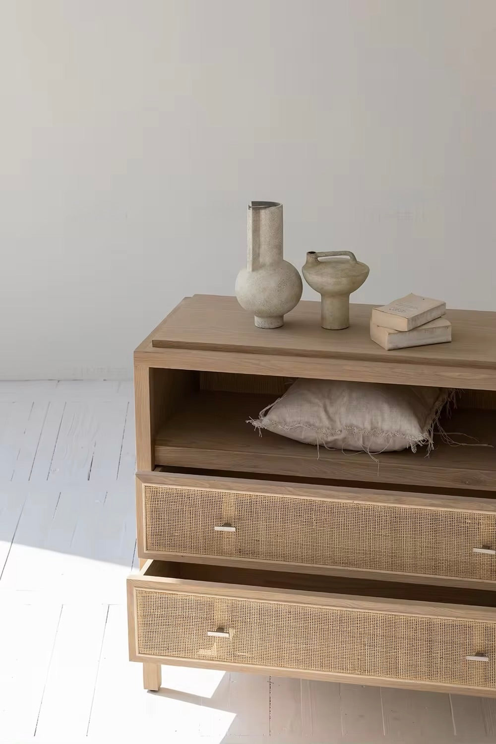 Sideboard „Belluno“ – Aus Eichenholz und Rattan