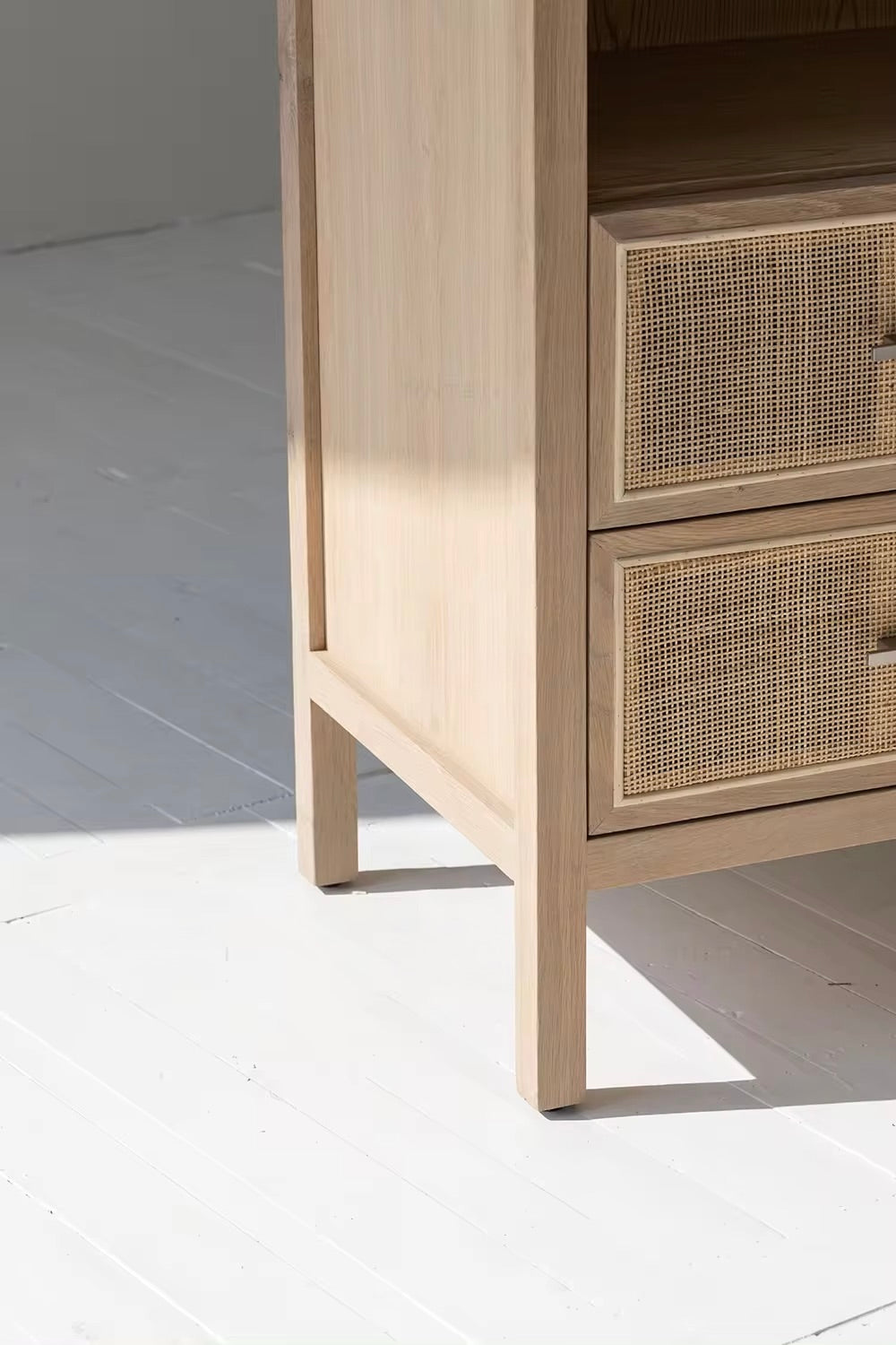 Sideboard „Belluno“ – Aus Eichenholz und Rattan
