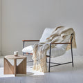 Lounge Sessel „Opal“ – Aus Eichenholz, Stoff, Leder und Stahl