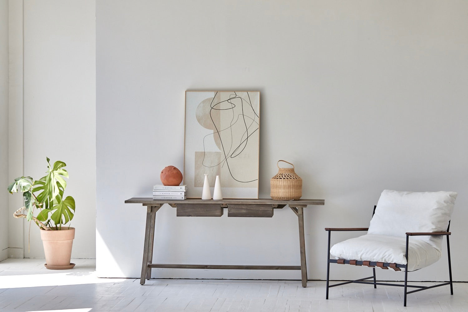 Lounge Sessel „Opal“ – Aus Eichenholz, Stoff, Leder und Stahl